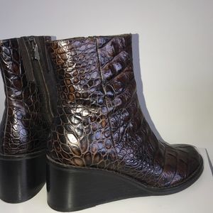 DONALD PLINER BROOKS Brown Croc Wedge-Gently used!